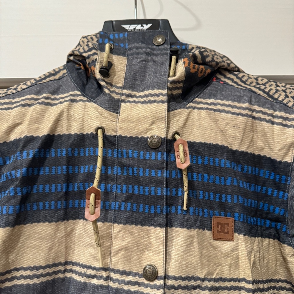 DC Ladies' Riji Jacket - Large - Picture 10 of 13